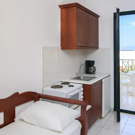 Ariadni Palace מלון דירות 2*