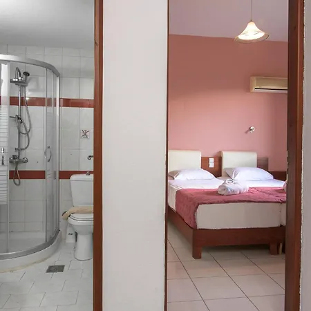 Ariadni Palace מלון דירות 2*