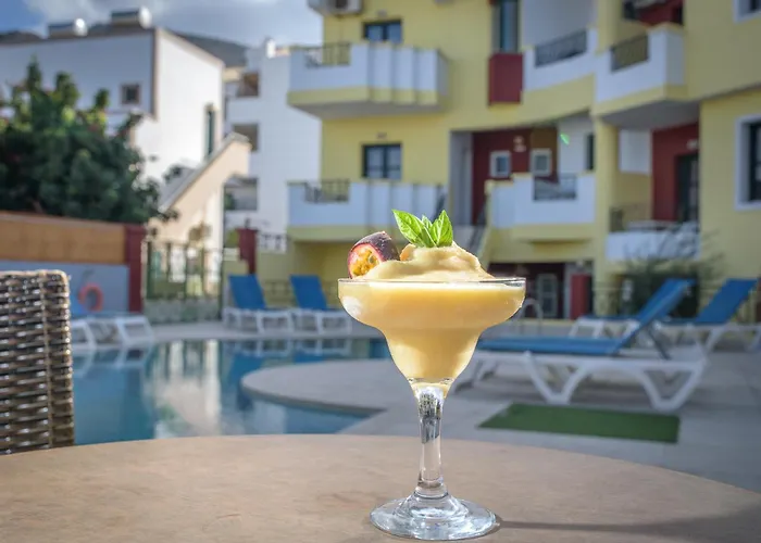 Ariadni Palace 公寓式酒店 3*